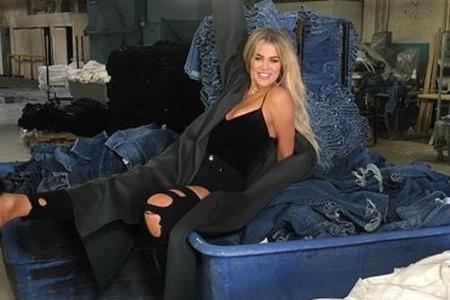 Khloé Kardashian zu Besuch in ihrer Jeans-Fabrik in L.A.