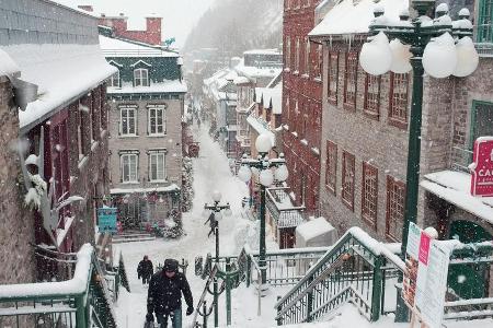 Auch bei Eiseskälte malerisch schön: die Gassen der verschneiten Altstadt