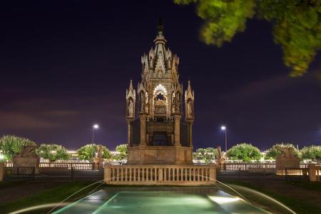 Eines der imposantesten Sehenswürdigkeiten der Stadt ist das Monument Brunswick. Es ist ein Grabmal, das Genf im Jahre 1879 ...