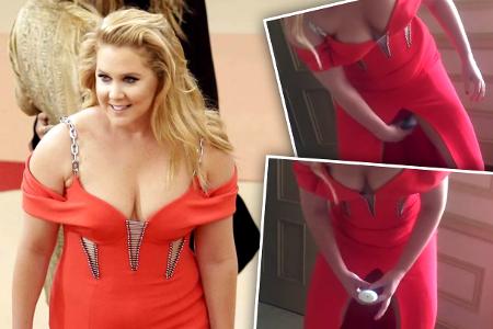 Amy Schumer schritt mit Deo zwischen den Beinen über den roten Teppich der Met Gala