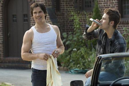 In Staffel sechs sah es für Damon (Ian Somerhalder, l.) und Stefan (Paul Wesley) nicht so übel aus wie in Staffel sieben