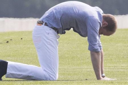 Prinz William beeindruckte mit zahlreichen Yoga-Übungen auf dem Polo-Rasen