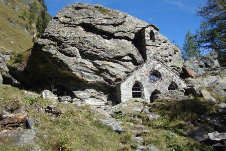 Einzigartig im Alpenraum: die Felsenkapelle