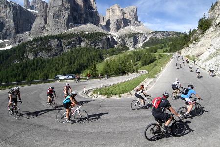 Beim Sellaronda Bike Day haben Radfahrer freie Fahrt