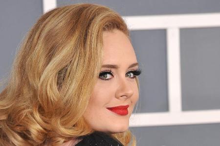 Adele zieht die Stars magisch an!