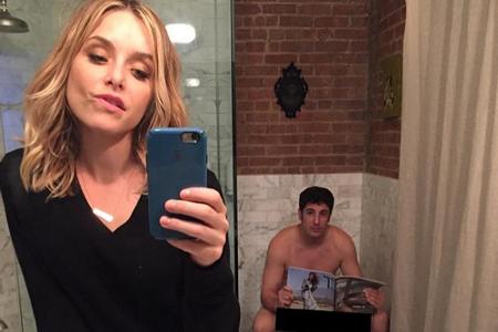 Jenny Mollen und Jason Biggs sind schmerzfrei - zumindest was Selfies angeht