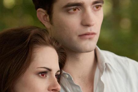 Bella (Kristen Stewart) und Edward (Robert Pattinson)