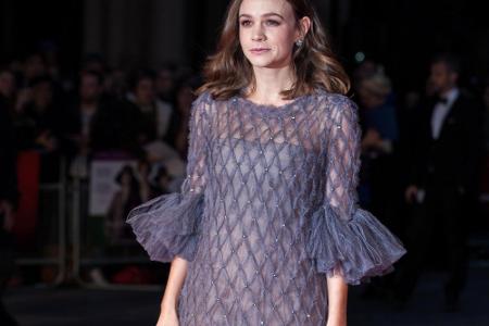 Wenn das mal kein Hingucker ist: Carey Mulligan in einem Runway-Kleid von Chanel