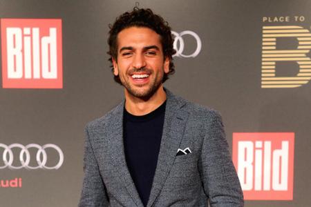 Elyas M'Barek freut sich über den Sommer