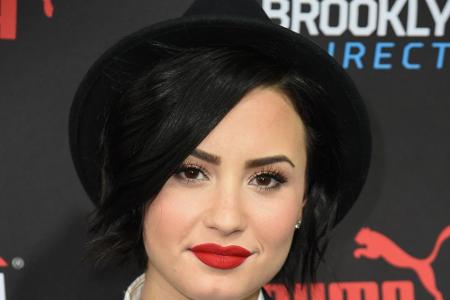 Sie kann auch anders: Auf dem roten Teppich beweist Demi Lovato Standhaftigkeit