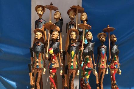Außergewöhnliches Mitbringsel aus Kuba: Tanzende Holzfiguren
