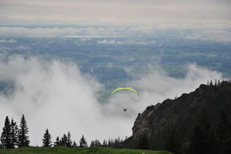 Mit dem Gleitschirm und zu Fuß unterwegs: Teilnehmer bei den X-Alps