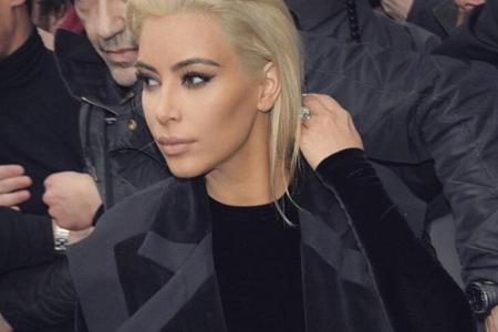 Kim Kardashian als Blondine auf der Pariser Fashion Week