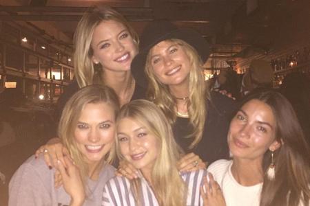 Fünf Schönheiten auf einem Bild: Karlie Kloss, Martha Hunt, Gigi Hadid, Behati Prinsloo und Lily Aldridge (v.l.)