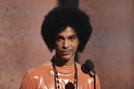 Lieber auf der Bühne als im Netz: Prince bei den Grammy Awards im Februar