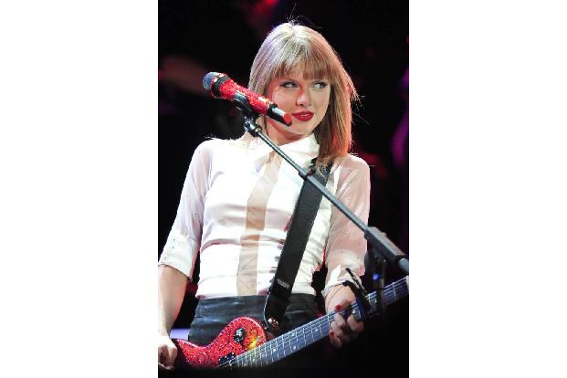 Erste Frau im Ranking der jungen Reichen ist Country-Schnuckelchen Taylor Swift. Mit ihren gerade mal 24 Jahren landet sie a...