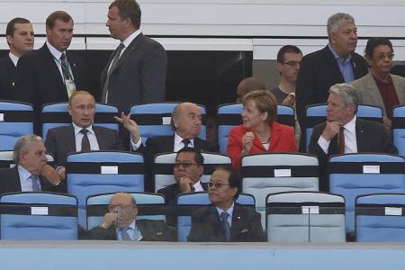 11 Weltmeister Merkel Putin Imago ActionPictures.jpg