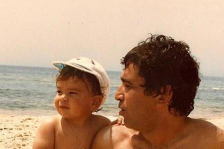 Elyas M'Barek genießt mit seinem Vater einen Tag am Strand von Tunesien