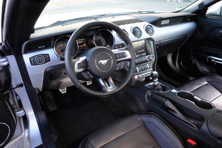 Ford Mustang 2.3 Ecoboost, Cockpit