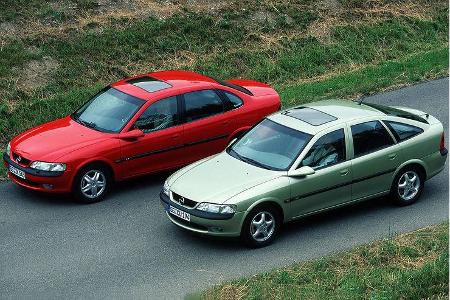 1995: Vectra B als Schrägheck und klassische Limousine.