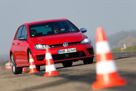 VW Golf R, Frontansicht, Slalom