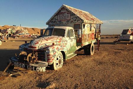 Salvation Mountain Cars, Truck