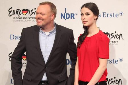 2011 tritt Lena Meyer-Landrut zum zweiten Mal für den Eurovision Song Contest an, Mentor Stefan Raab an ihrer Seite. Im Blit...