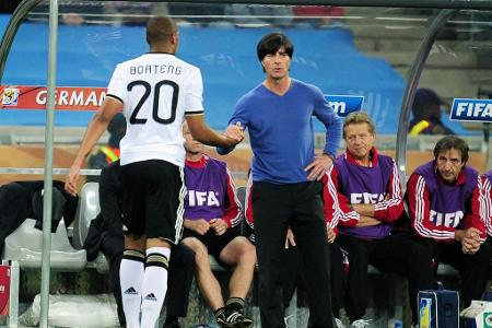 Joachim Löws Auswahl gehört bei der Weltmeisterschaft von 2010 in Südafrika zu den besten Teams. Im Achtelfinale muss Englan...