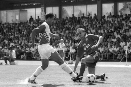 Und nochmal Bayern: Eine weitere bittere Niederlage holen sich die Münchner Profis bereits im DFB-Pokal 1990/1991 in Weinhei...