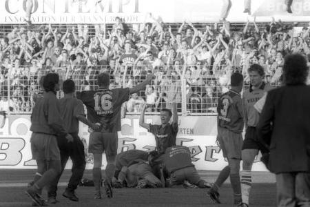 In der zweiten Runde kann Pokalschreck Eintracht Trier 1997 einen Sensationserfolg gegen Schalke 04 einfahren. Für den Treff...