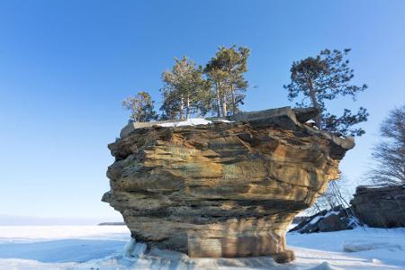 Michigan: Willkommen am Turnip Rock an der Küste von Port Austin. Um der faszinierenden Felsformation nahe zu kommen, empfie...