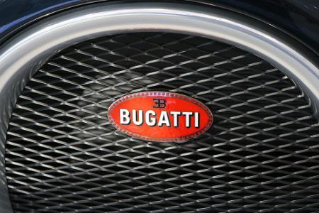 Es ist natürlich Bugatti. Der Bugatti Veyron Super Sport hat 1.200 PS unter der Haube.