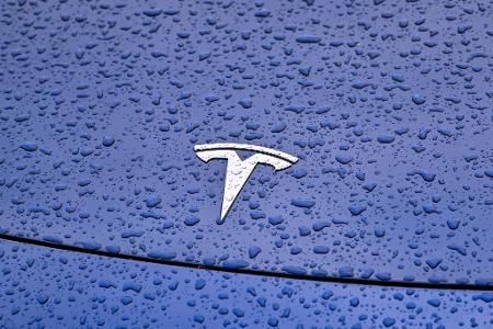 Nach Absatz-Rückgang: Günstigere Teslas kommen schneller