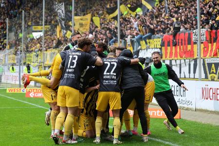 Nach elf Jahren: Alemannia Aachen steigt in die 3. Liga auf