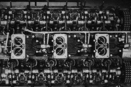 Der Dreiliter-Colombo-V12 mit seiner siebenfach gelagerten Kurbelwelle leistet 250 PS.