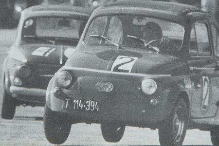 Balance auf zwei Rädern: Heinz Liedl beim Flugplatzrennen 1967