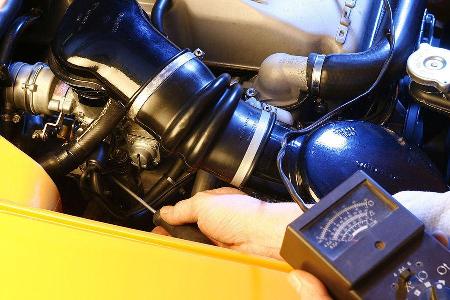 Der Solex-Vergaser bedarf einer regelmÃ¤Ãigen Kontrolle. Die Hitze des unter ihm sitzenden AuspuffkrÃ¼mmers sorgt manchmal ...