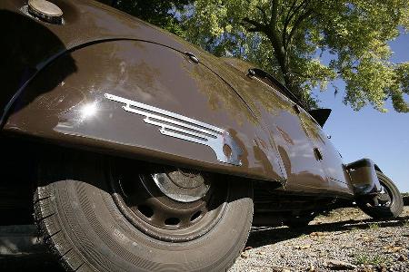Peugeot 402 