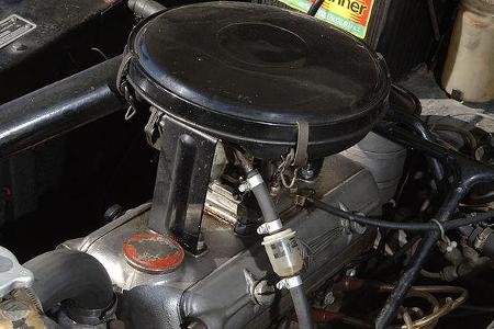Der Isabella-Motor ist eine konventionelle Konstruktion, galt mit seinen 75 PS aber als kraftvoll und extrem haltbar.