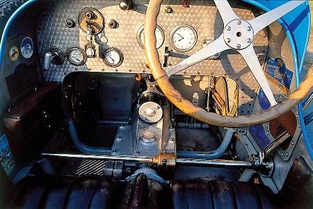 Bugatti 37, Cockpit