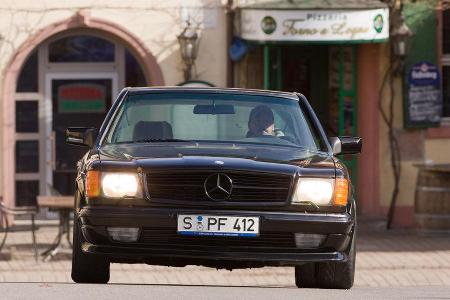 Frontansicht eines Mercedes-Benz 500 SEC-AMG