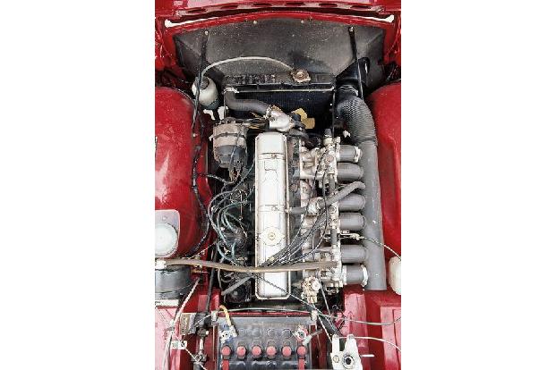 Triumph TR6, Motor