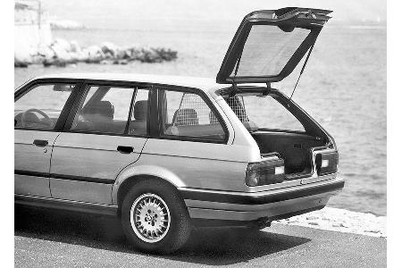 BMW 3er Touring - E30 - Seitenansicht, geffnete Heckklappe
