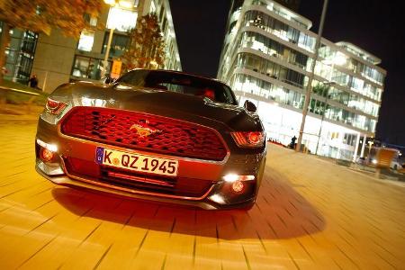 Ford Mustang 2.3 Ecoboost Fastback, Heckansicht