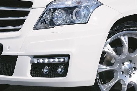 Für ein noch agileres Handling und eine Tieferlegung des GLK um 35 Millimeter gibt es von Brabus wahlweise Sportfedern oder ...