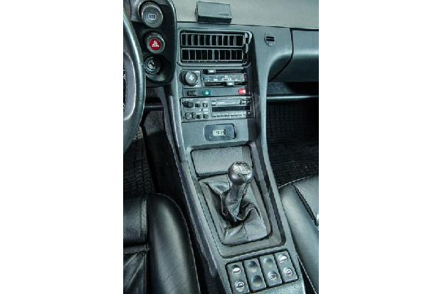 Porsche 928 GT, Mittelkonsole