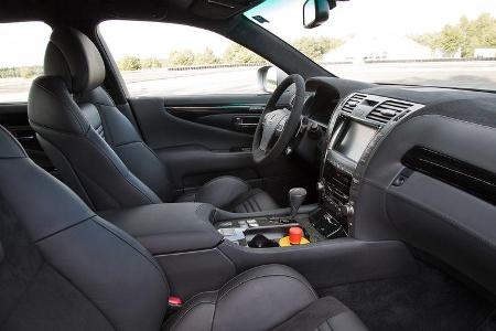 TMG-Lexus TS 650, Cockpit, Sitze