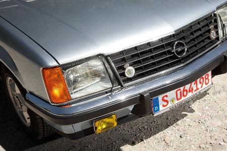 Opel Monza 3.0 E, Khlergrill