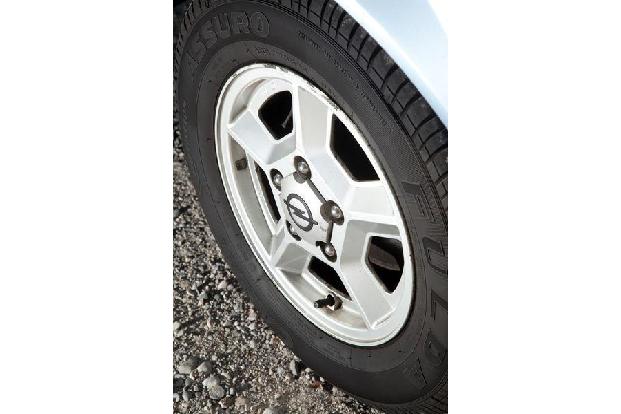 Opel Monza 3.0 E, Rad, Felge