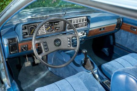 Opel Monza 3.0 E, Cockpit, Lenkrad